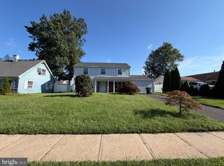 29 Potter Ln, Willingboro, NJ 08046