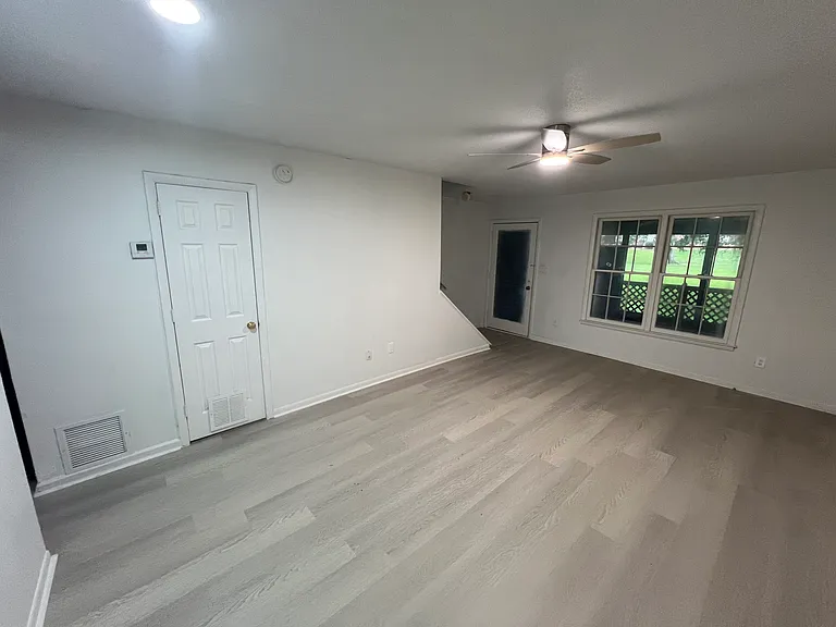 2060 Kings Gate Cir — Photo 5