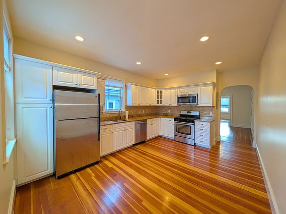 2nd image of 179 College Ave #2