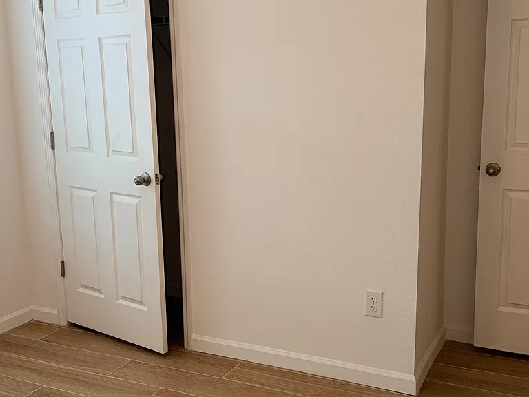 1522 Lexington Sq SW — Photo 28