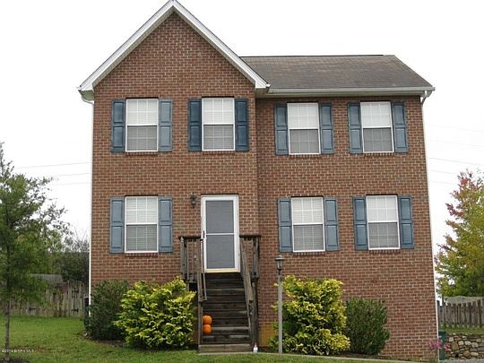 1st image of 950 New Village Dr NW