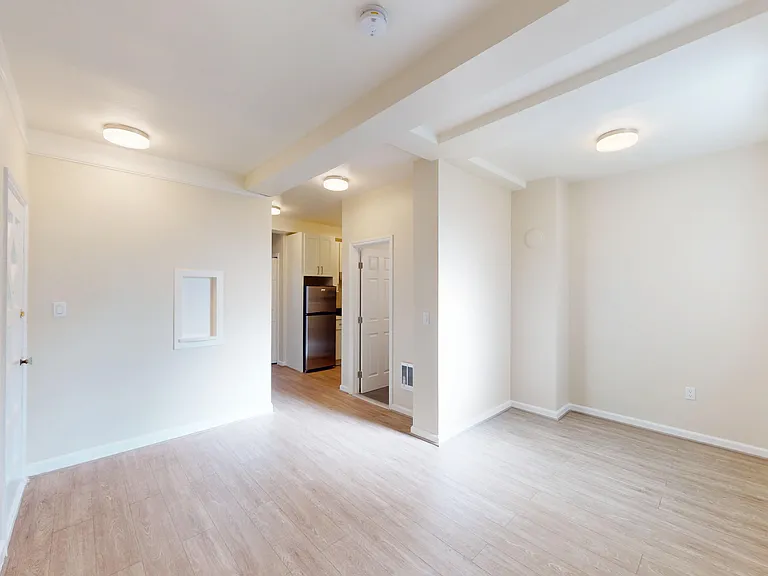 100 Broderick Street — Photo 2