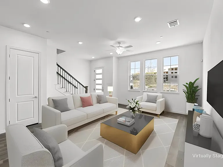 7557 Laburnam Rd — Photo 1