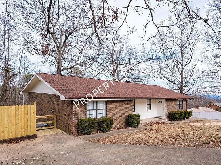 340 Alpine Dr #A — Photo 2