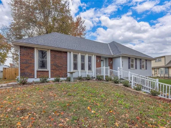 2121 NE 74th Ter, Gladstone, MO 64118