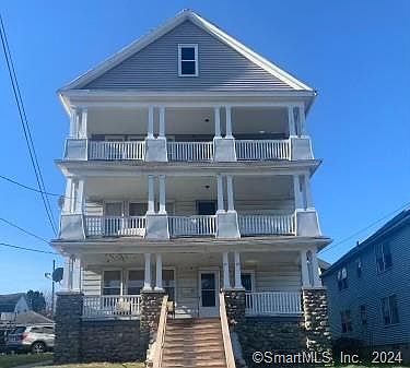 1st image of 72 Chambers St #2
