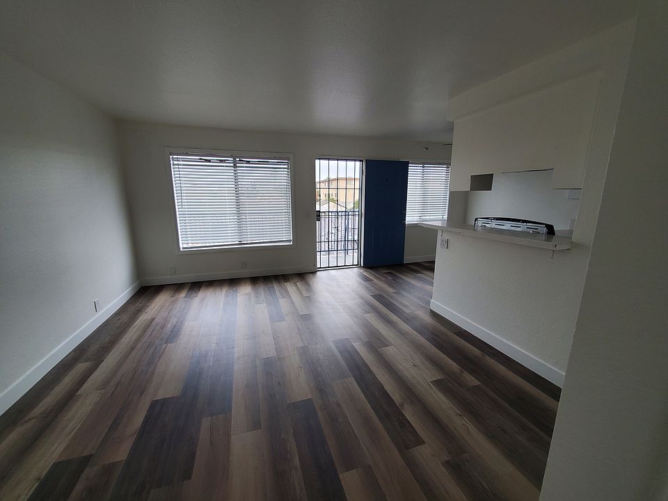 1st image of 13304 Roselle Ave APT 4