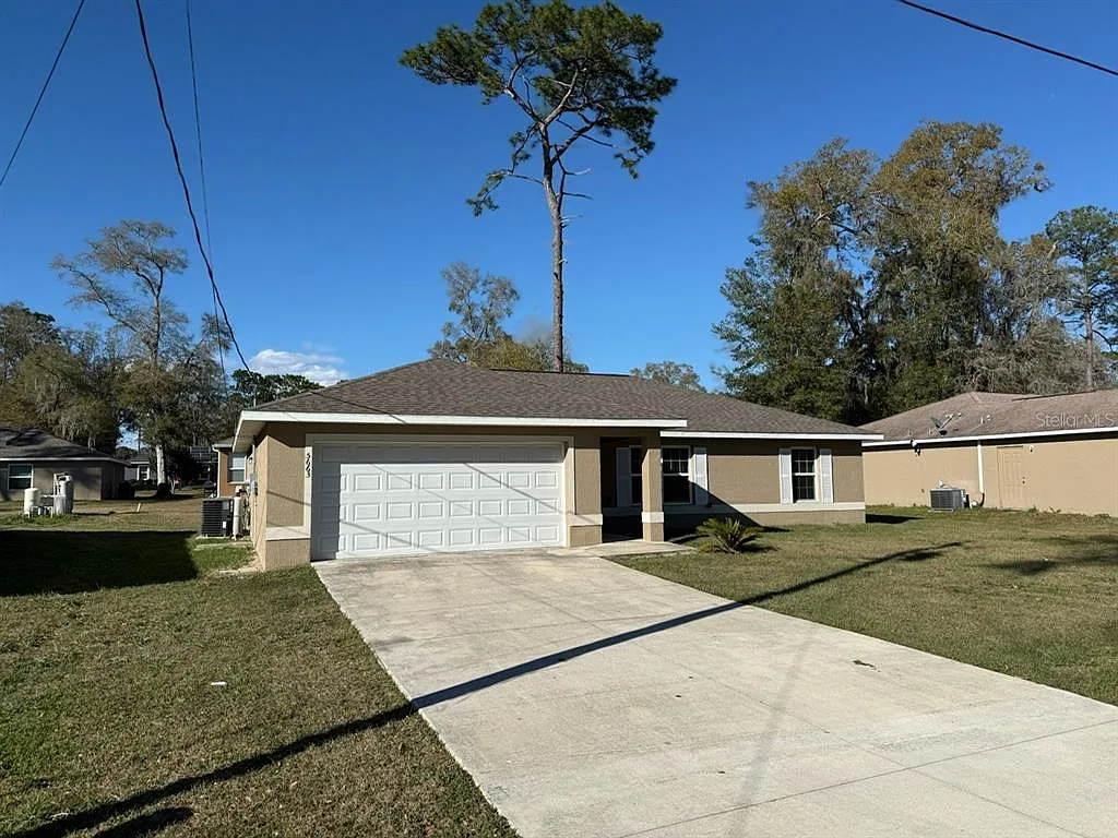 3 bed, 2.0 bath, 1332 sqft, $1,800 — Photo 2
