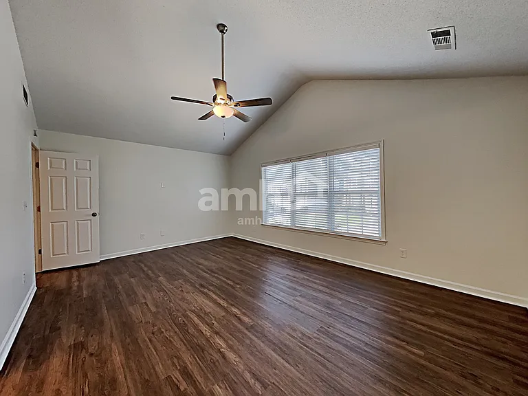 122 Wallnut Hall Cir — Photo 12