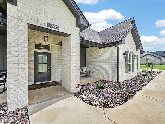 5th image of 10104 Crown Point
