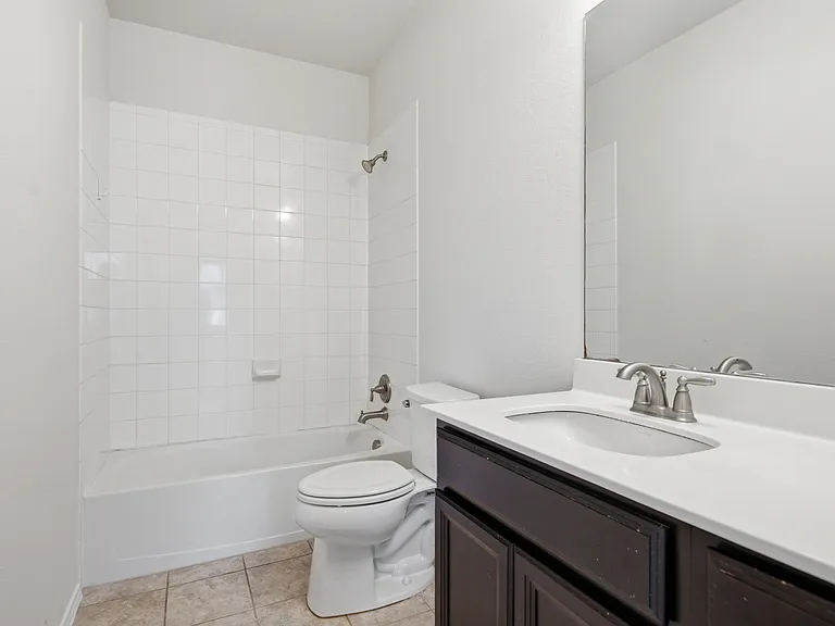 2105 Town Centre Dr #27 — Photo 17