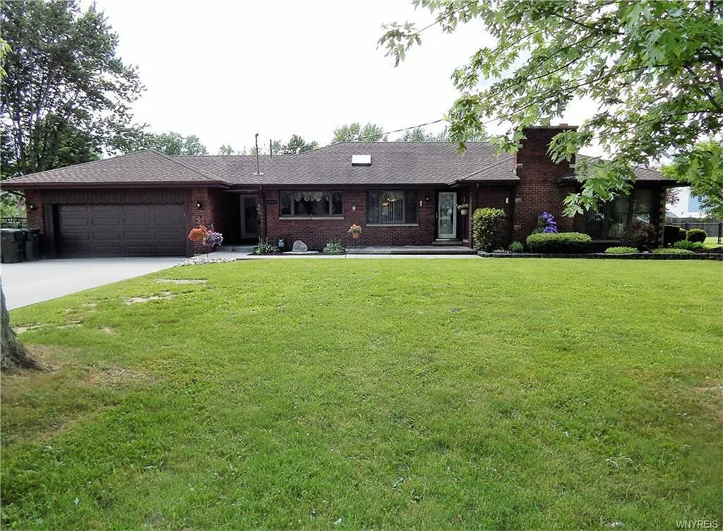 1544 Nash Rd photo 1