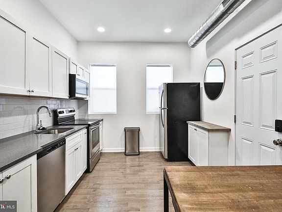 2nd image of 3217 Turner St Floor A-1