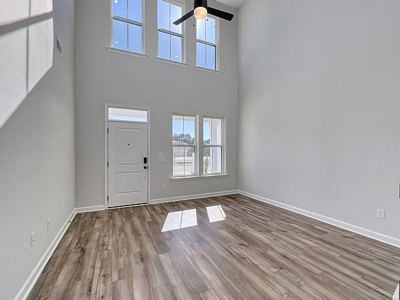 5th image of 240 Layla Way #202