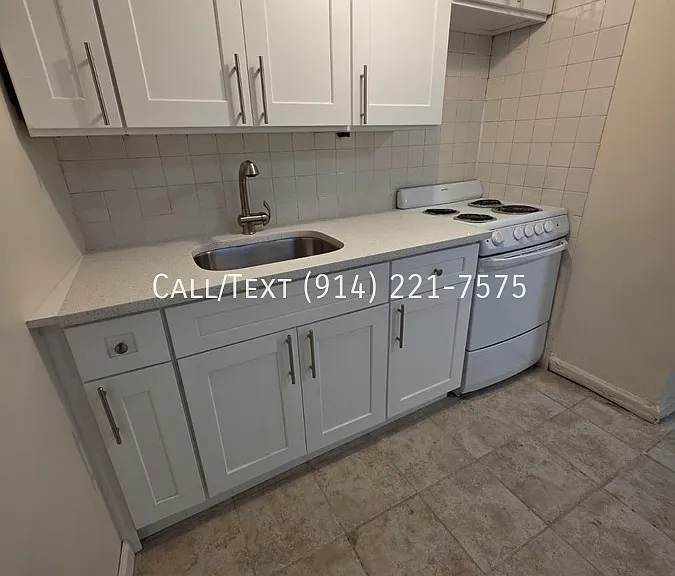 104 Oak St #1B — Photo 2