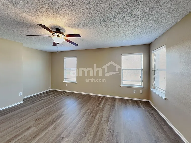 321 Quail Run Rd — Photo 9