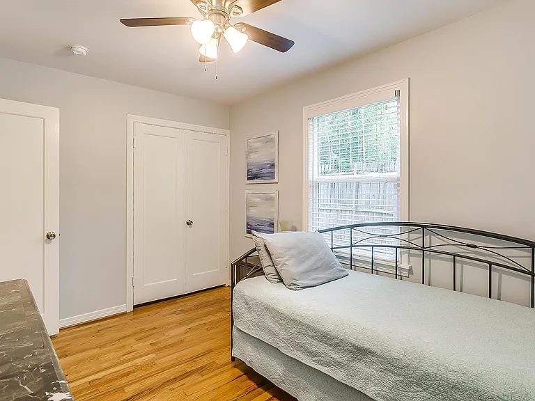 4704 Collinwood Ave — Photo 18
