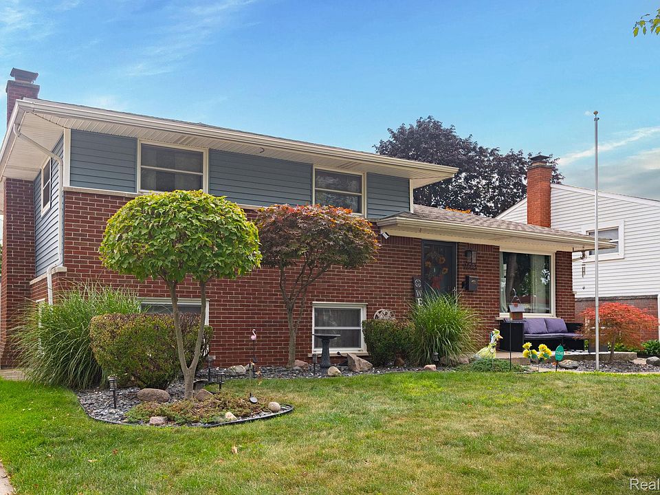 1st image of 9663 Blaty St