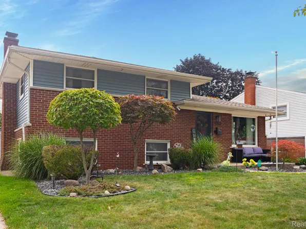 9663 Blaty St, Taylor, MI 48180