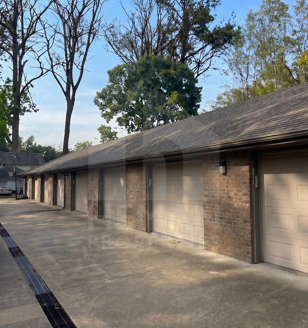 408 W Cale St — Photo 2