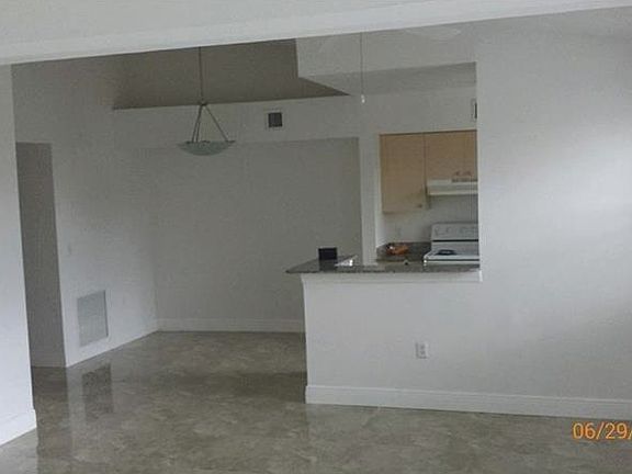 3rd image of 2427 Centergate Dr APT 302