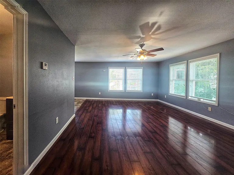 1814 Avenue N 1/2 #3 — Photo 5