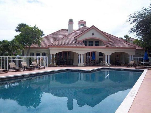 4th image of 815 W BOYNTON BEACH Boulevard #103