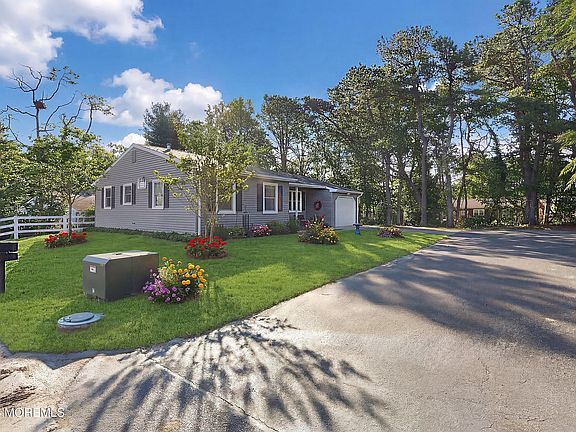3rd image of 13 S Chestnut Avenue #70