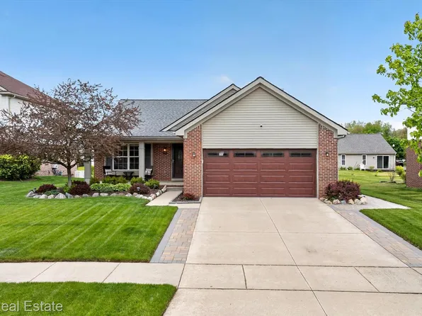 42060 Salem Ct, Belleville, MI 48111