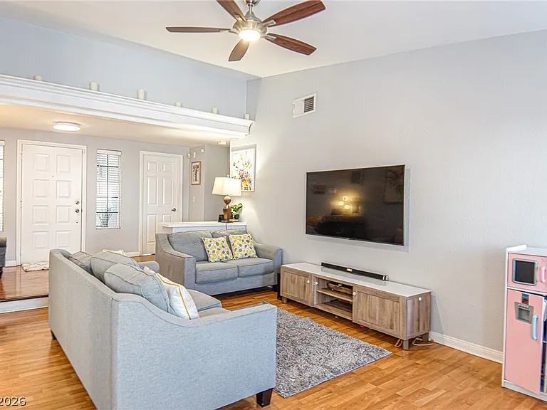 9009 Feather River Ct — Photo 10