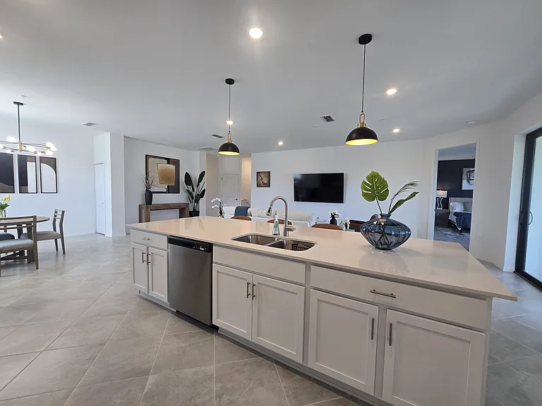 5552 Summit Pointe Cir #103 — Photo 1