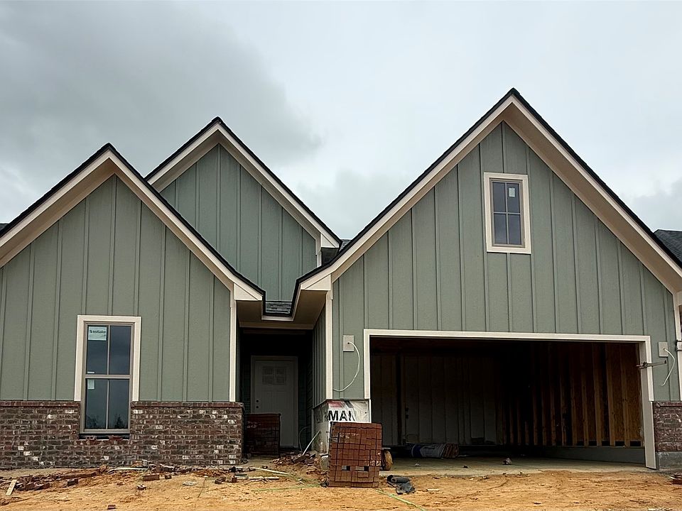 1st image of 707 Joseph Ln #2