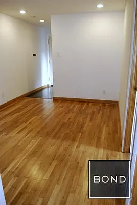 Rented by Bond New York | media 13