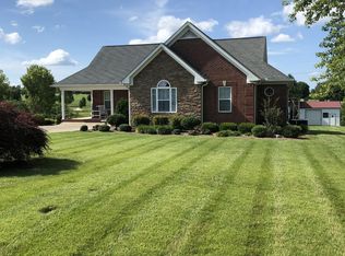 704 Parker Ln, Lafayette, TN 37083