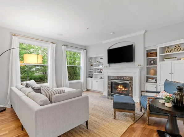 8306 Labont Way, Eden Prairie, MN 55344