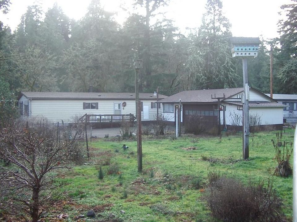 2nd image of 22167 N Umpqua Hwy
