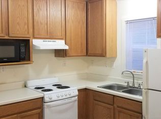 709 Cottage Square Ln, Ocean Springs, MS 39564