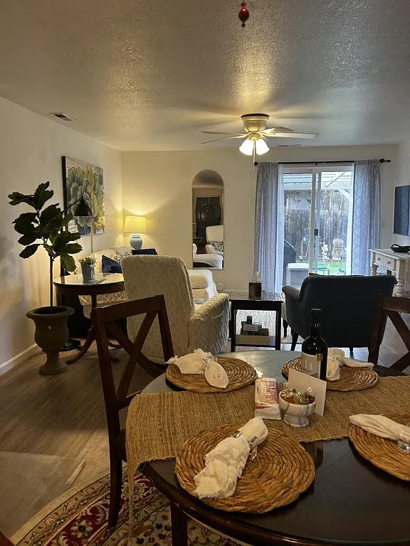 563 Primrose Drive — Photo 4