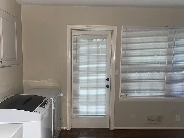 3947 Montclair Rd — Photo 4