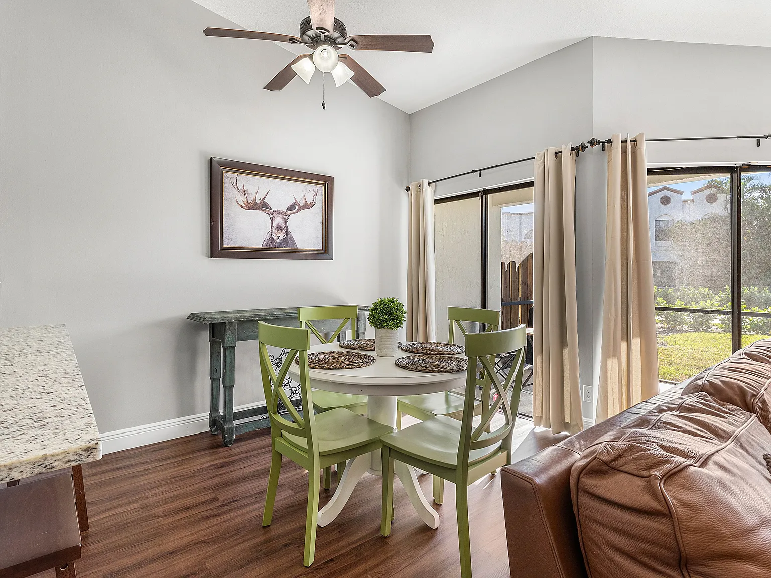 13545 Fountain View Blvd — Photo 3