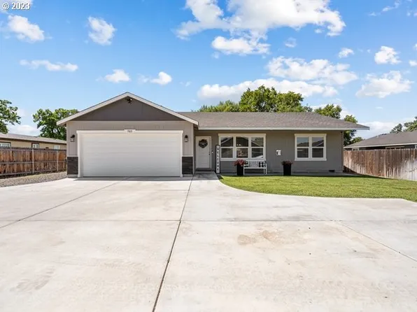 989 E Main St, Hermiston, OR 97838
