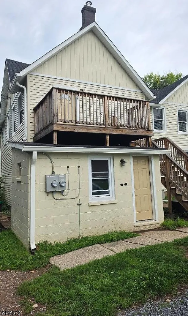 2 bed, 1.0 bath, $2,100 — Photo 2
