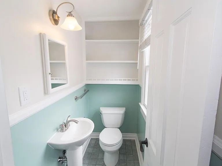 1433 Henrietta St — Photo 26