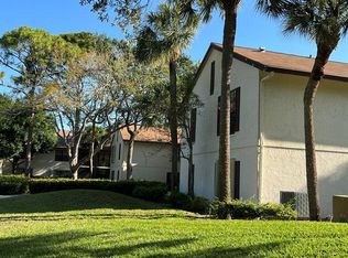 3211 Jog Park Dr, Greenacres, FL 33467