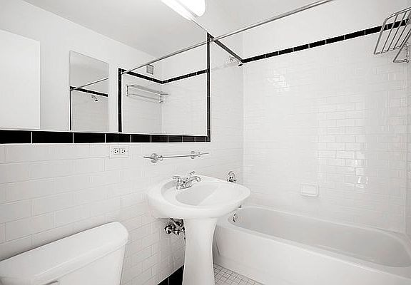 5th image of 420 W 42nd St APT 15H