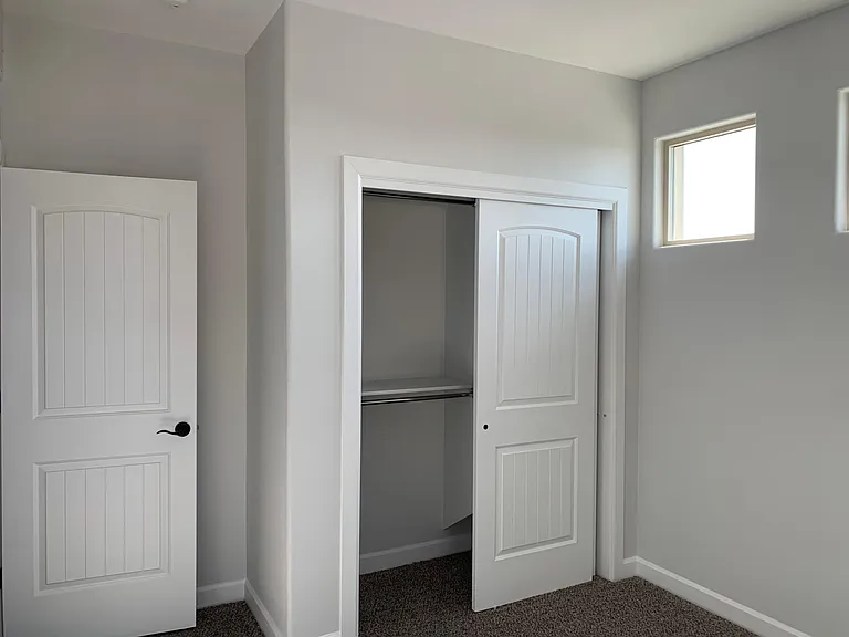 938 Airship Pl — Photo 16