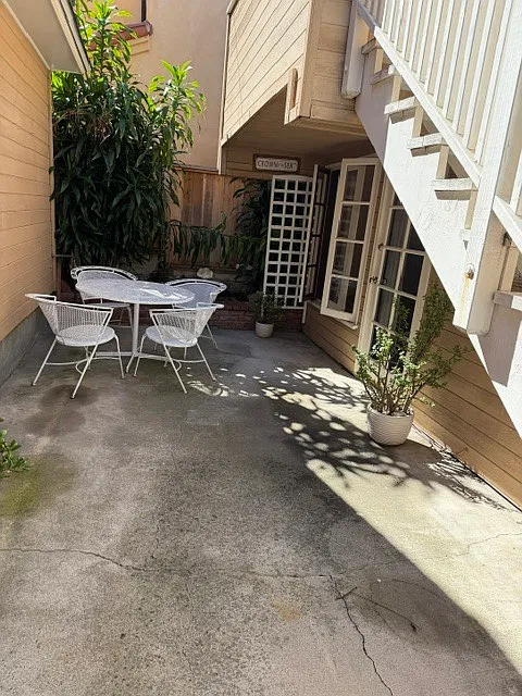 Studio, 296 sqft, $2,000 — Photo 1