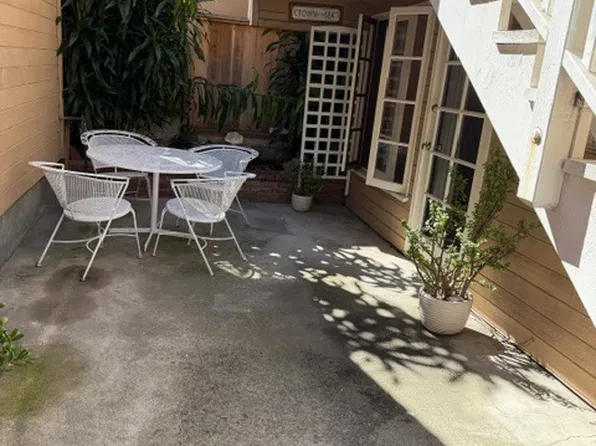 419 1/2 Fernleaf Ave #B, Corona Del Mar, CA 92625