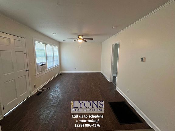 3rd image of 615 E Brookwood Dr