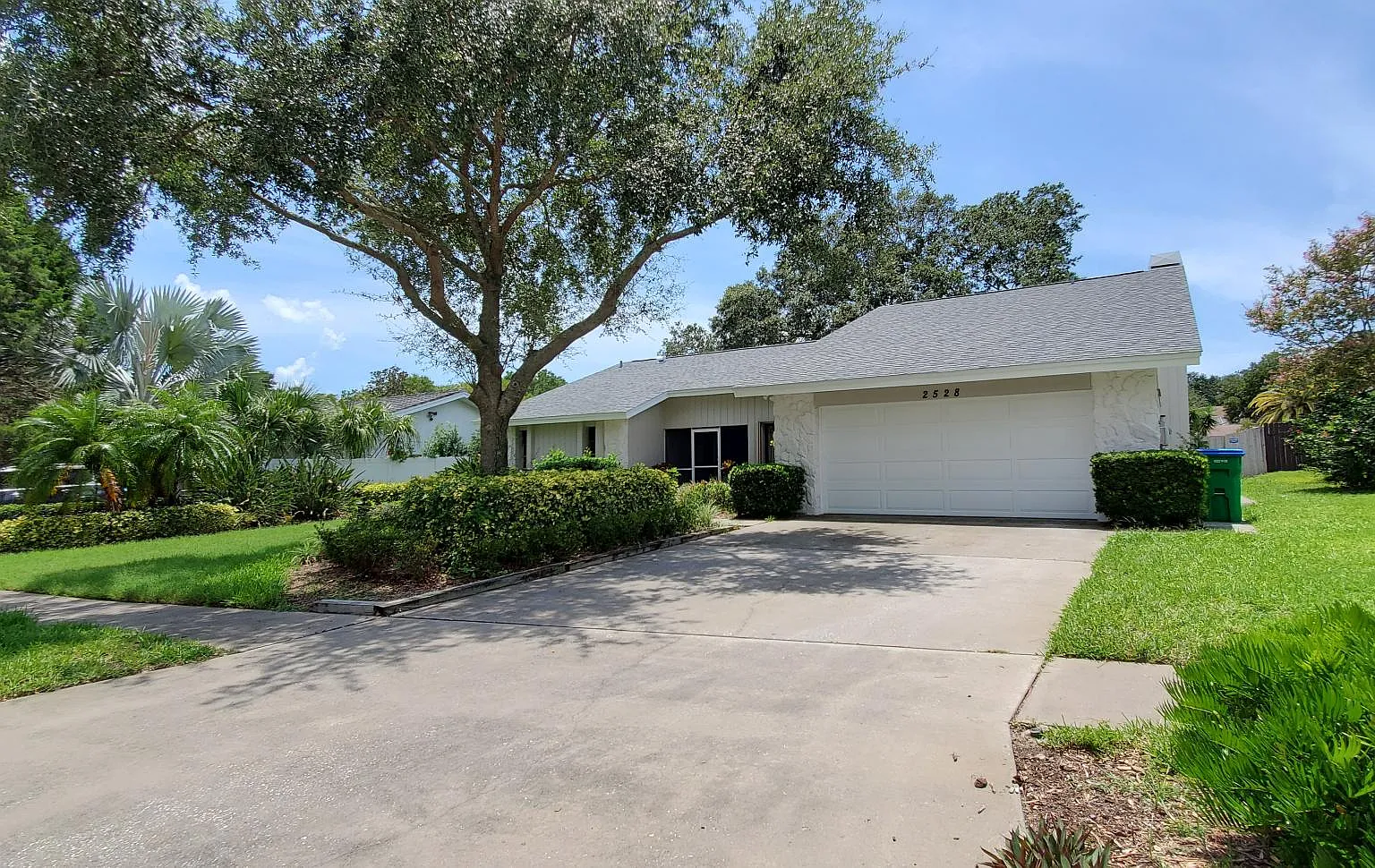 3 bed, 2100 sqft, $3,500 — Photo 2